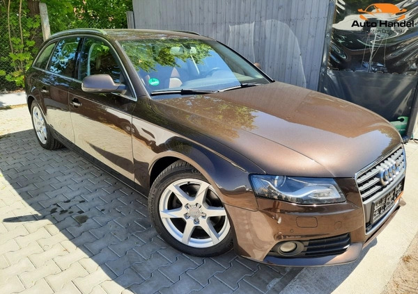 Audi A4 cena 39999 przebieg: 182000, rok produkcji 2011 z Halinów małe 781